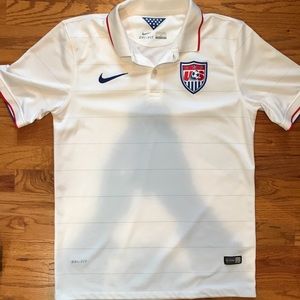Men’s medium USA World Cup Jersey